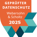 Gütesiegel Geprüfter Datenschutz 2025 von Webersohn & Scholtz in Form eines orange-blauen Wappens.