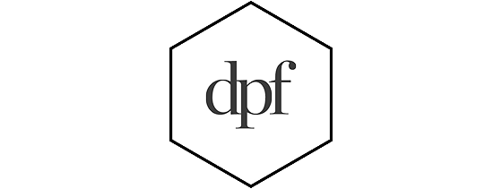 Hexagon-Logo mit den Buchstaben dpf in schwarzer Schrift.